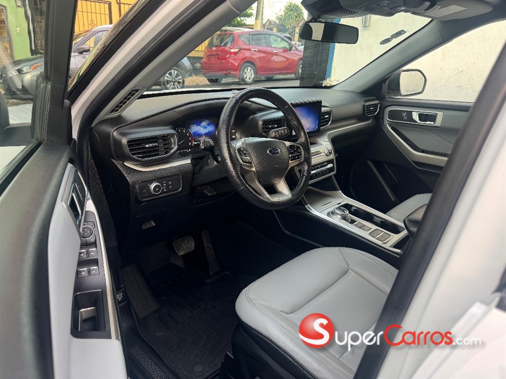 2021 Ford Explorer XLT — foto 8 / 12