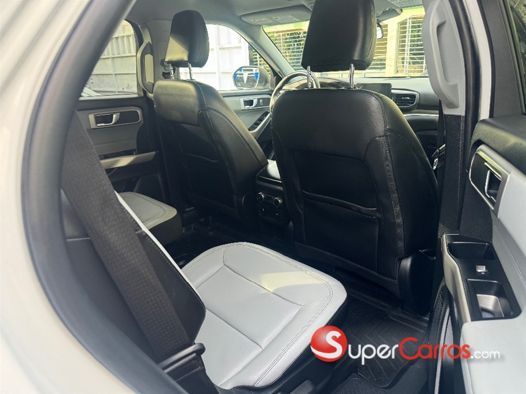 2021 Ford Explorer XLT — foto 9 / 12