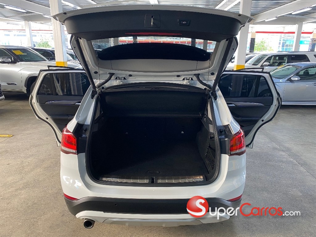2020 BMW X 1 XDRIVE18i — foto 9 / 12