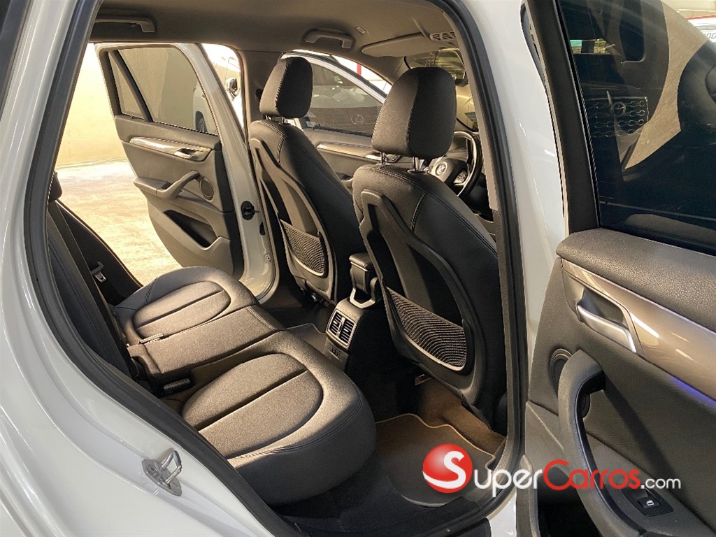 2020 BMW X 1 XDRIVE18i — foto 10 / 12