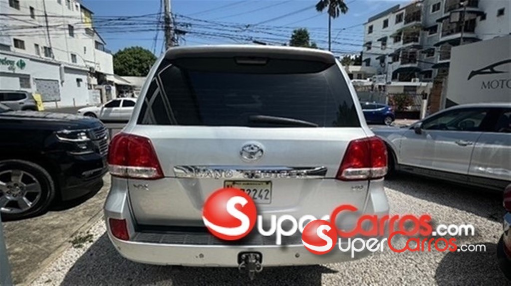 2012 Toyota Land Cruiser VXL — foto 10 / 12
