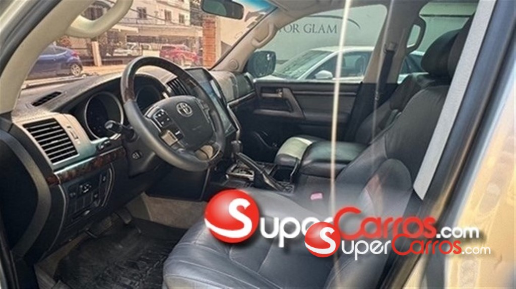 2012 Toyota Land Cruiser VXL — foto 11 / 12