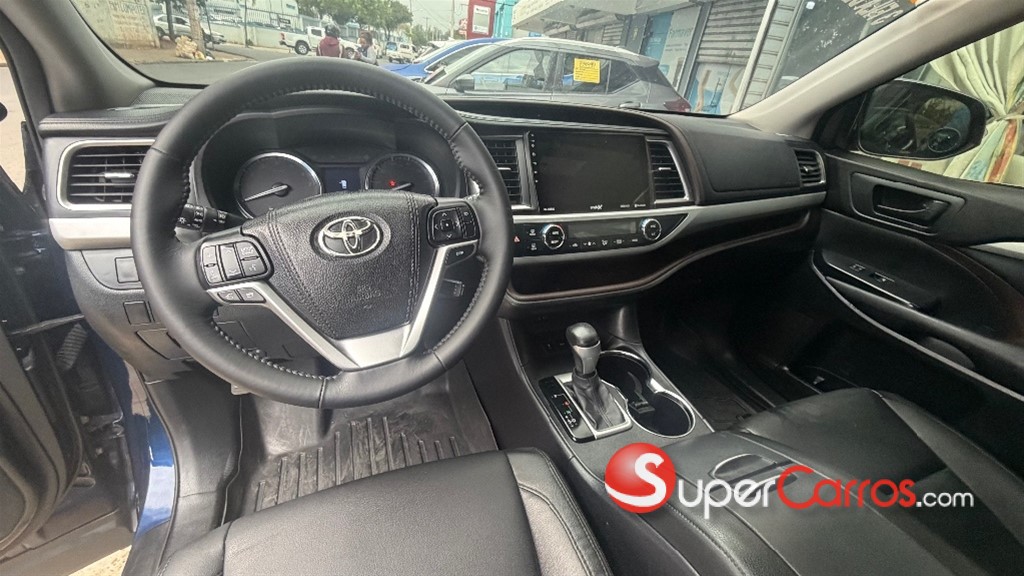 2015 Toyota Highlander LE — foto 6 / 12