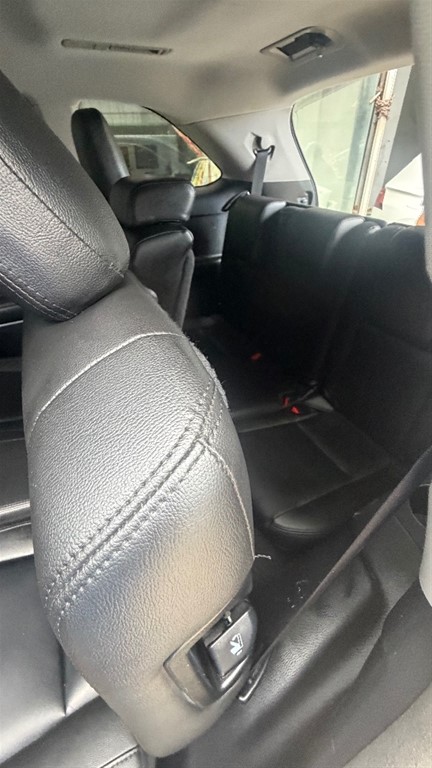 2015 Toyota Highlander LE — foto 9 / 12