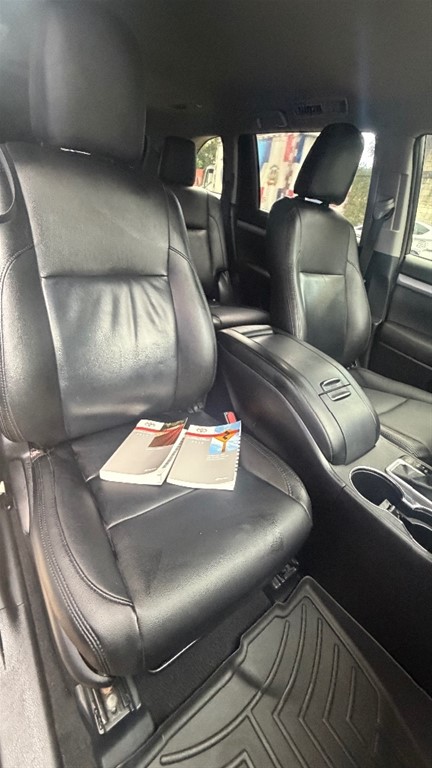 2015 Toyota Highlander LE — foto 10 / 12