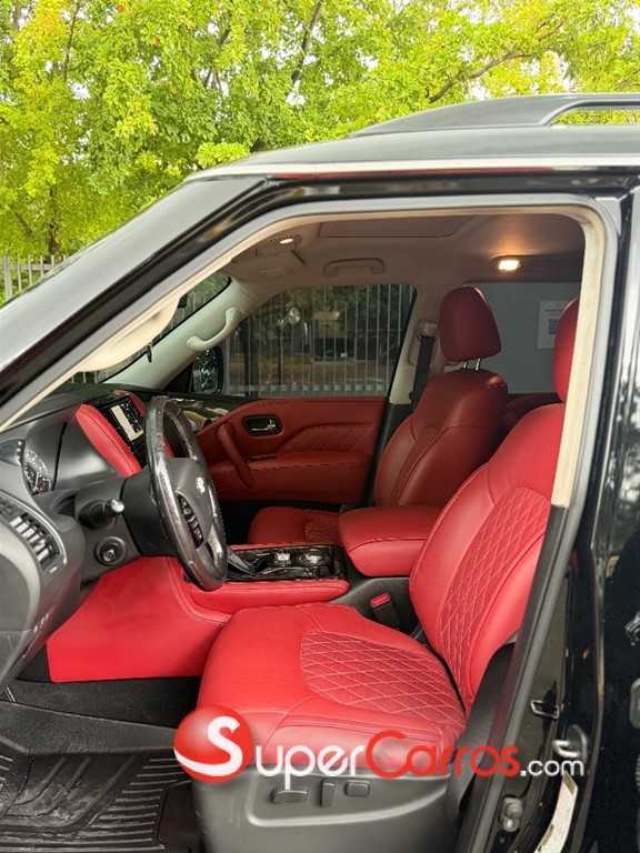 2020 Infiniti QX-80 — foto 8 / 12