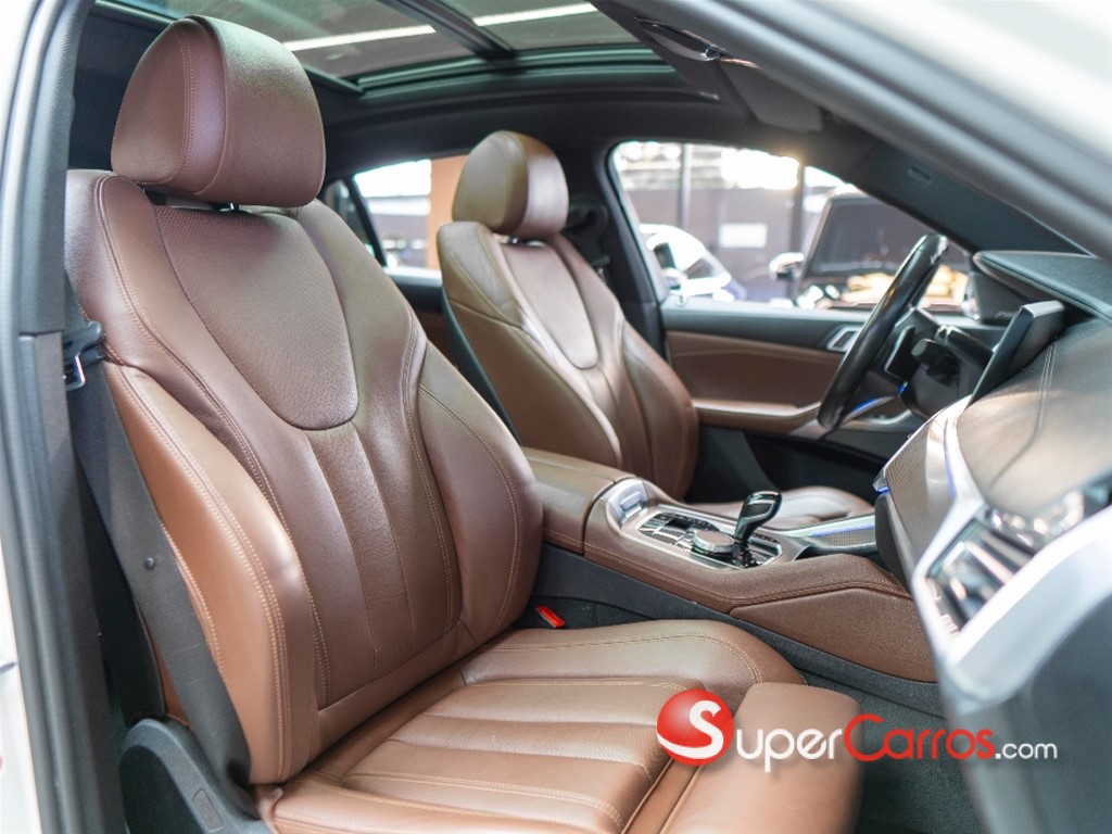 2021 BMW X 6 xDrive40i — foto 8 / 11