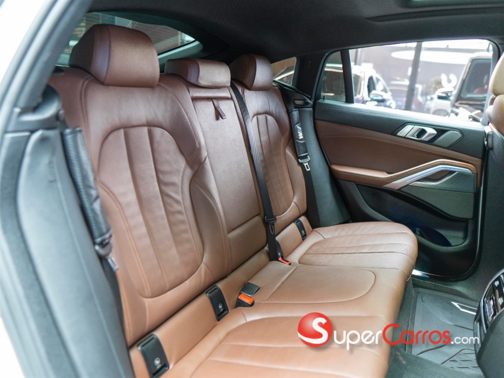 2021 BMW X 6 xDrive40i — foto 9 / 11