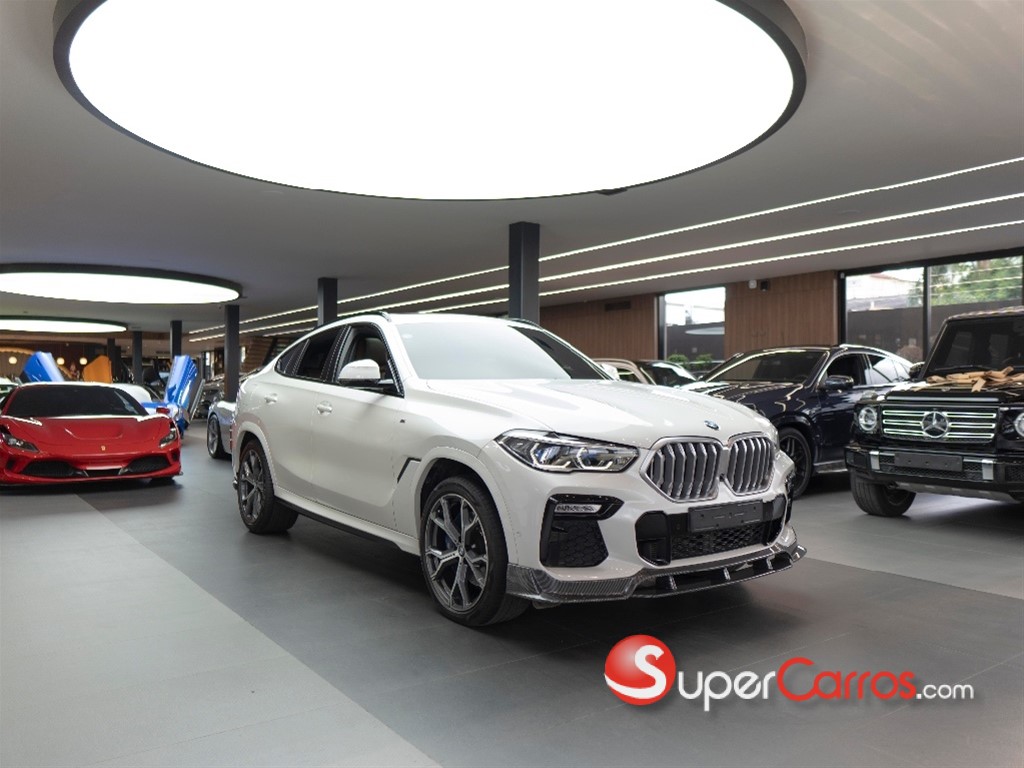 2021 BMW X 6 xDrive40i — foto 10 / 11