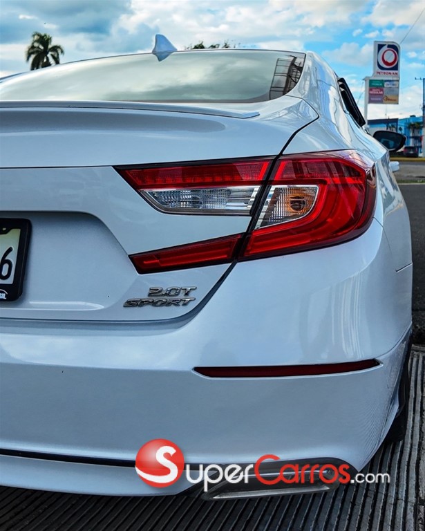 2018 Honda Accord Sport 2.0T — foto 4 / 8