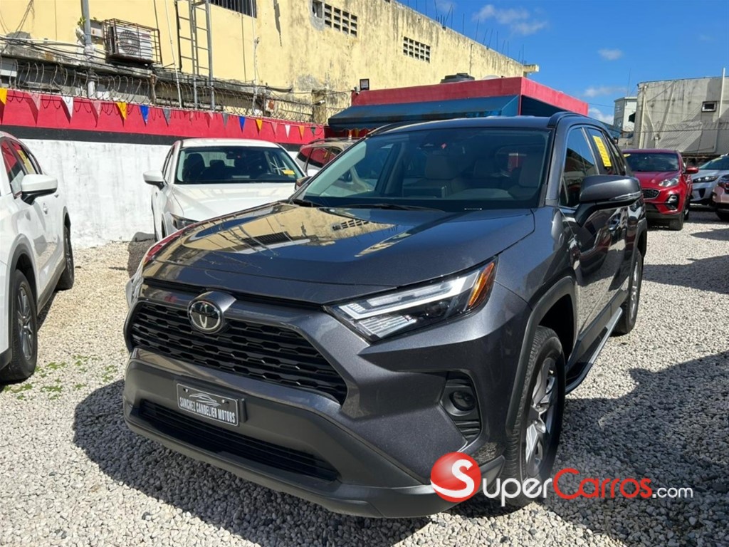 2024 Toyota RAV4 XLE — foto 2 / 11