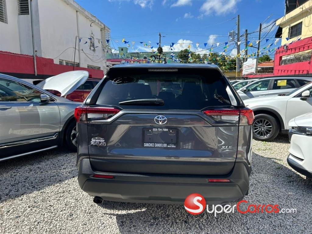 2024 Toyota RAV4 XLE — foto 5 / 11