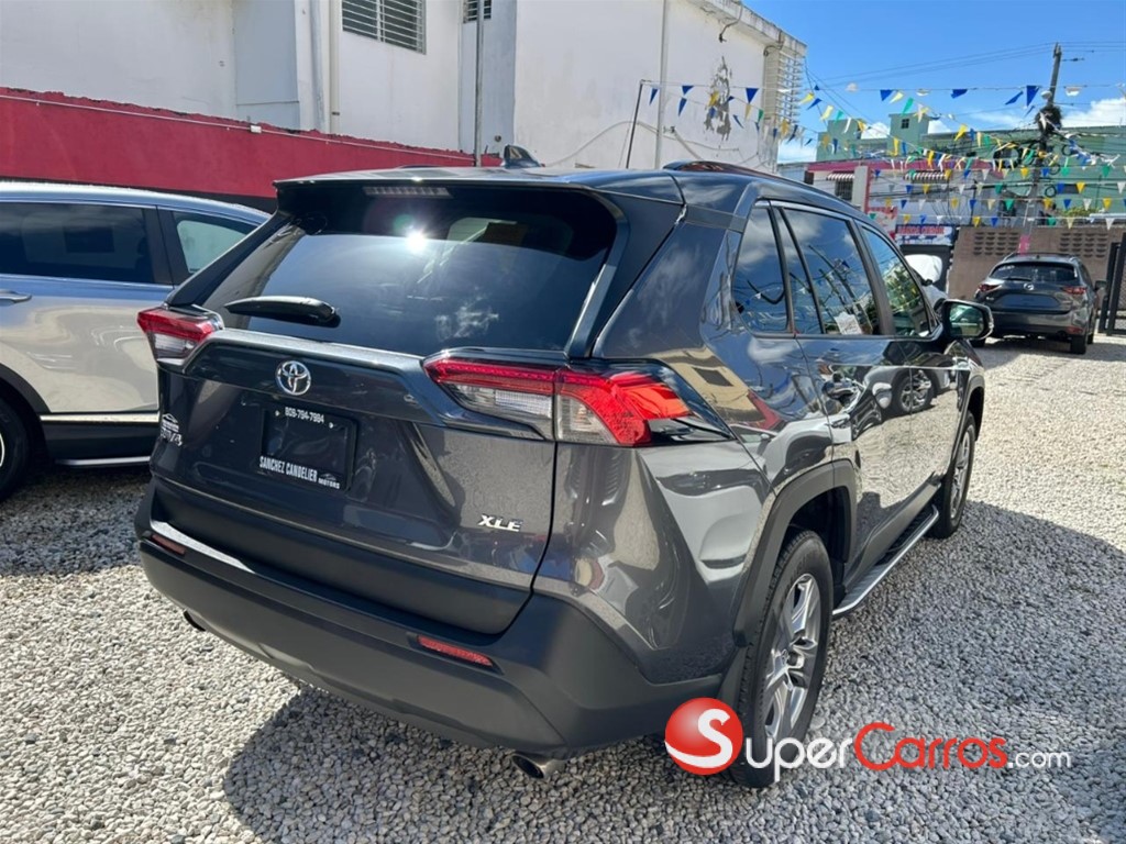 2024 Toyota RAV4 XLE — foto 8 / 11