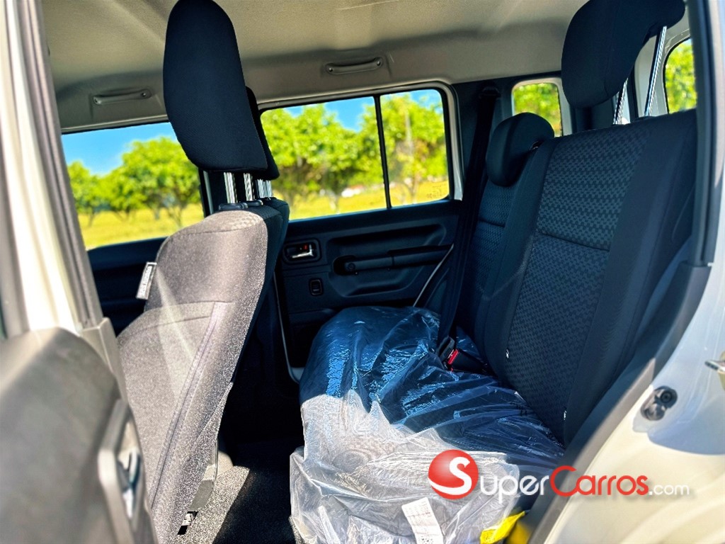 2026 Suzuki Jimny — foto 10 / 12