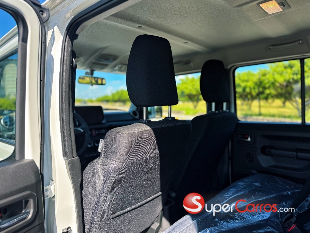 2026 Suzuki Jimny — foto 11 / 12