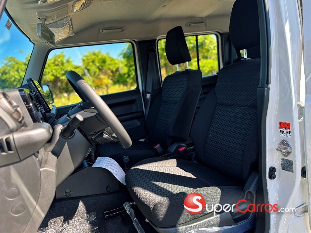 2026 Suzuki Jimny — foto 12 / 12