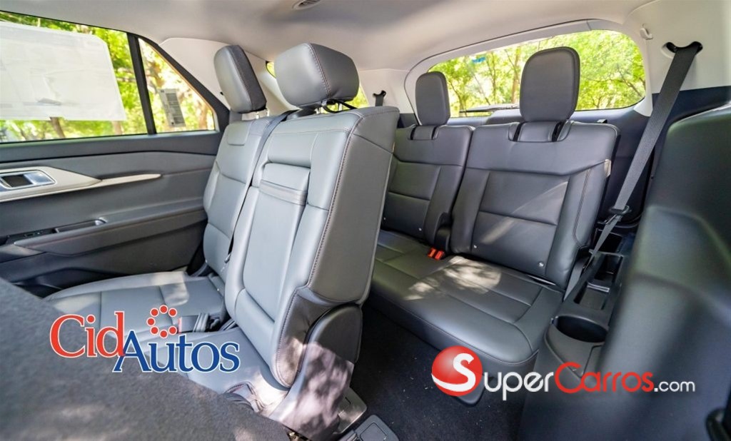 2026 Ford Explorer Active — foto 8 / 12