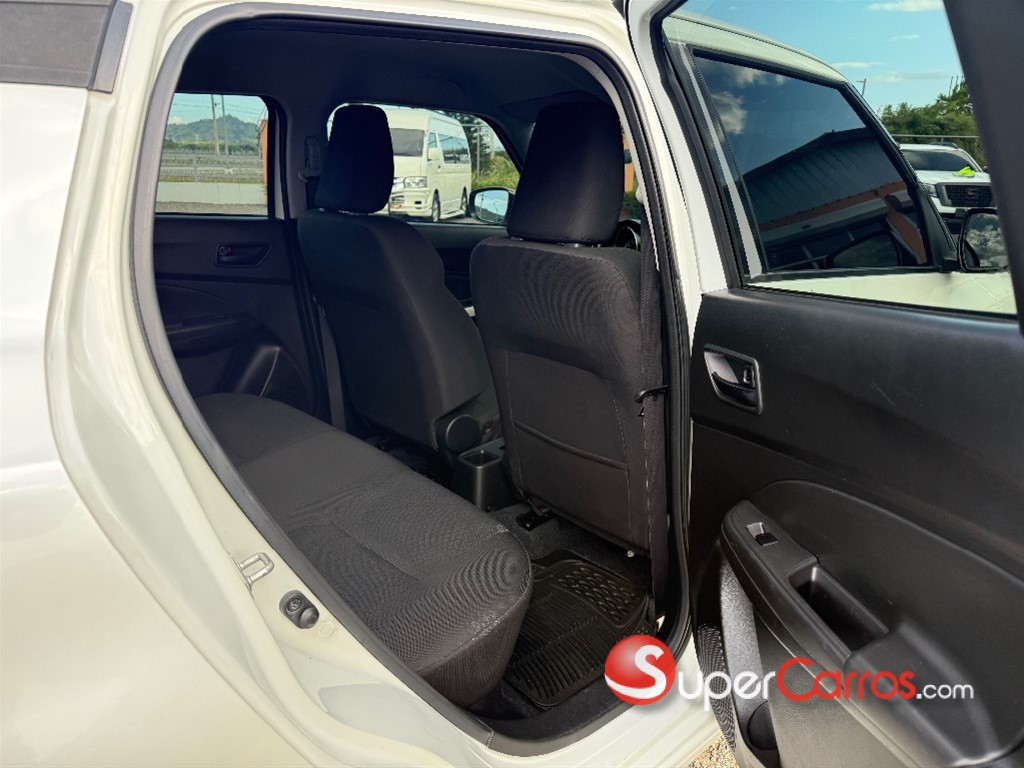 2020 Suzuki Swift — foto 8 / 12