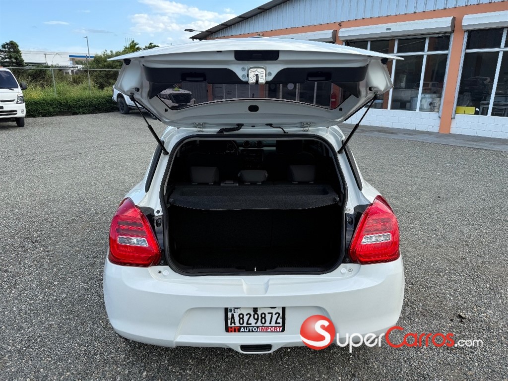 2020 Suzuki Swift — foto 10 / 12