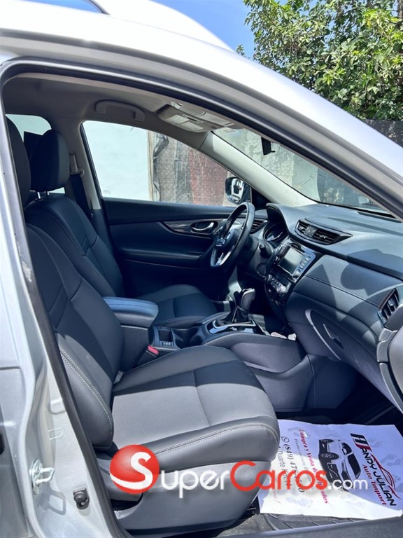 2020 Nissan Rogue SV — foto 10 / 12