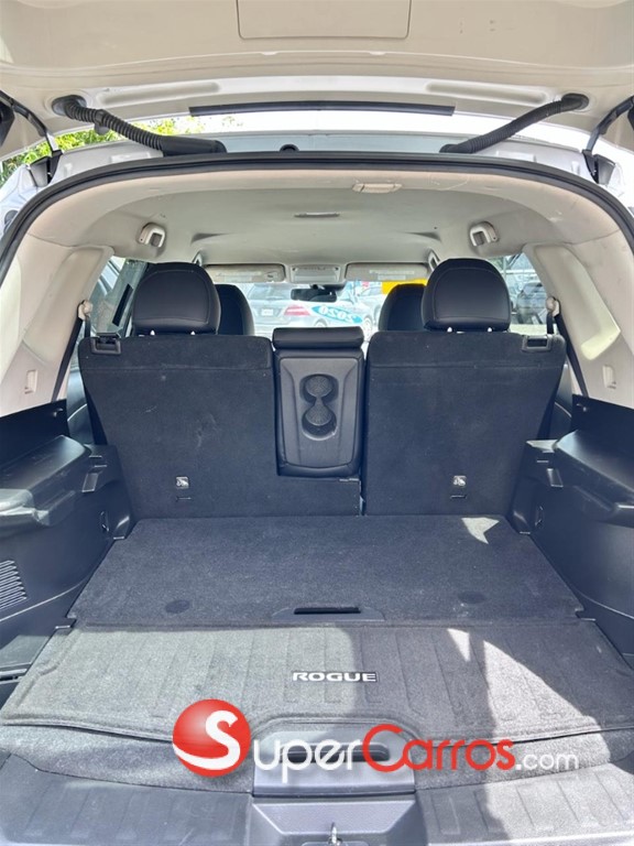 2020 Nissan Rogue SV — foto 12 / 12