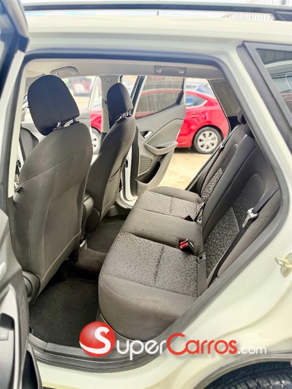 2022 Chevrolet Tracker LS — foto 10 / 12