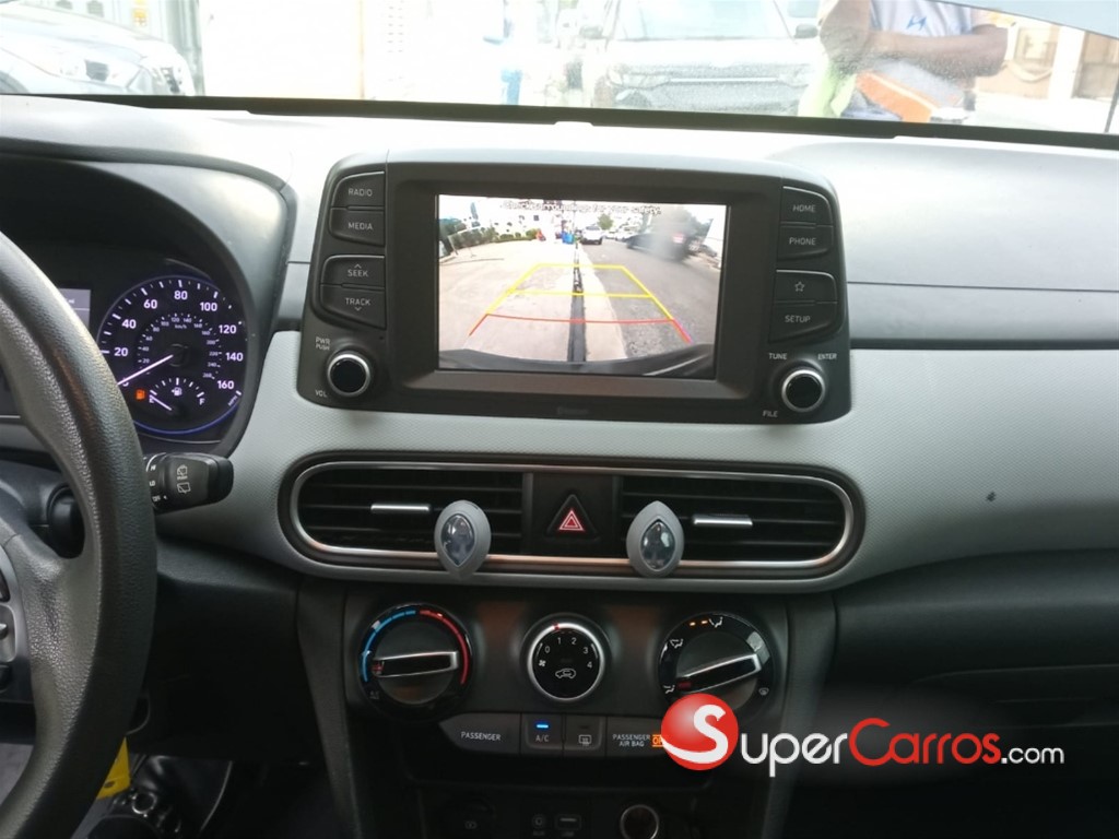 2020 Hyundai KONA — foto 8 / 12