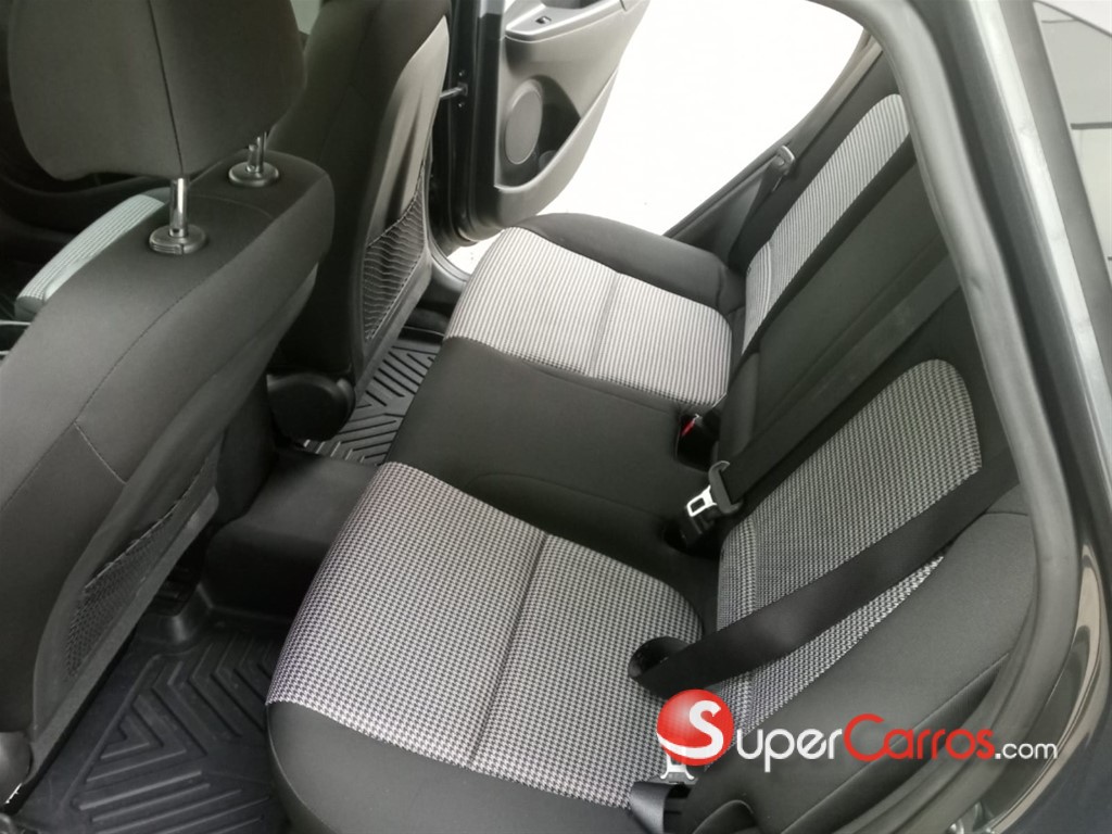 2020 Hyundai KONA — foto 9 / 12