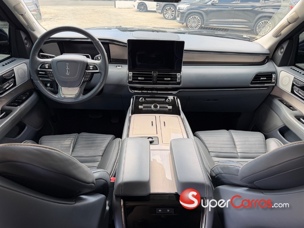 2022 Lincoln Navigator Black Label — foto 10 / 12