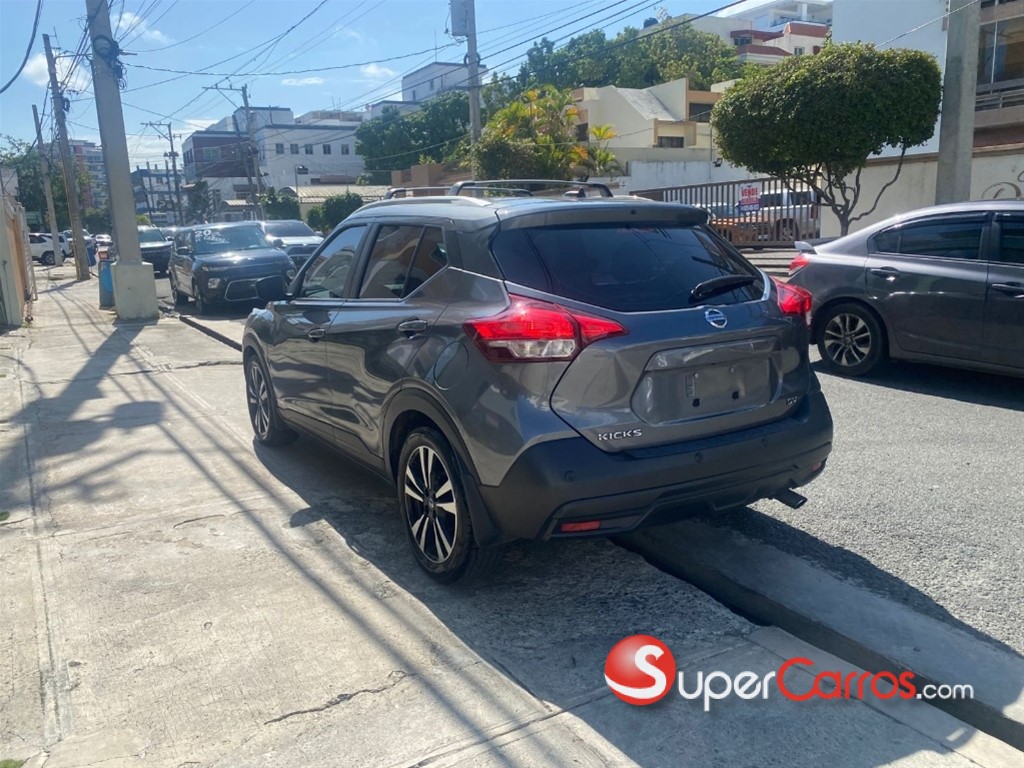 2020 Nissan Kicks SV — foto 4 / 12