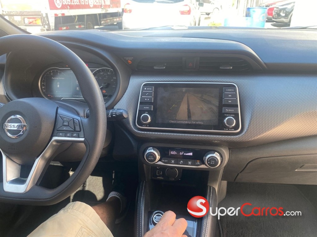 2020 Nissan Kicks SV — foto 8 / 12