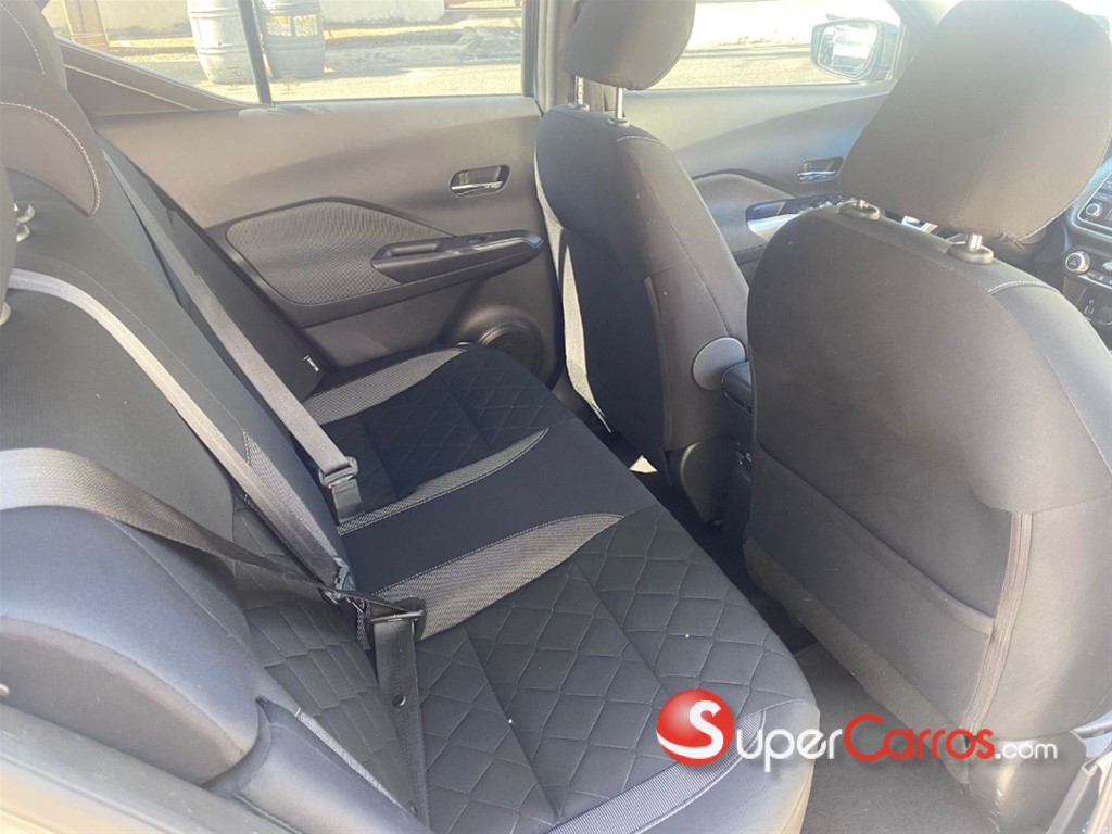 2020 Nissan Kicks SV — foto 9 / 12