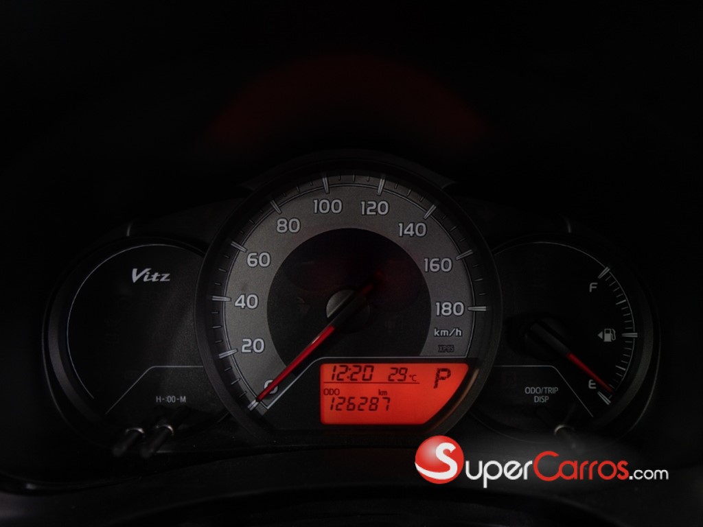 2020 Toyota VITZ — foto 2 / 9