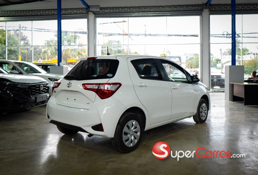2020 Toyota VITZ — foto 7 / 9