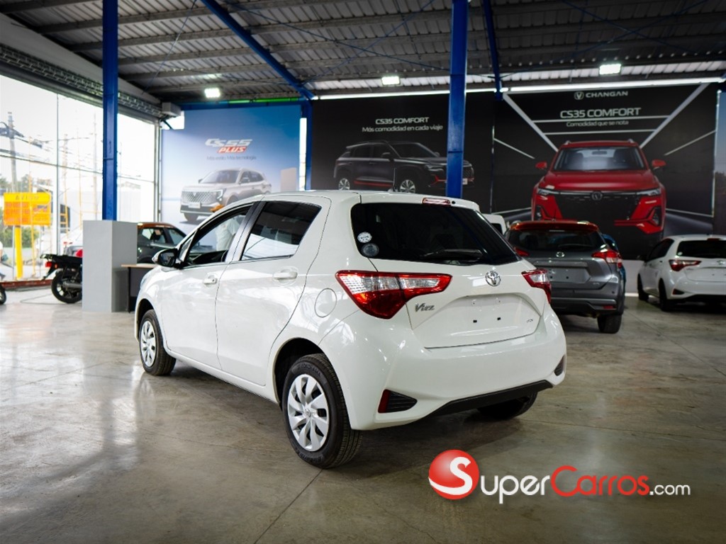 2020 Toyota VITZ — foto 8 / 9