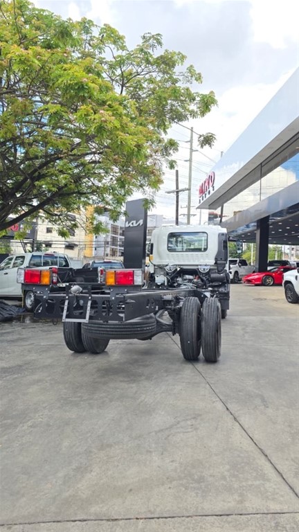 2026 Isuzu FRR 21 Pie — foto 7 / 12
