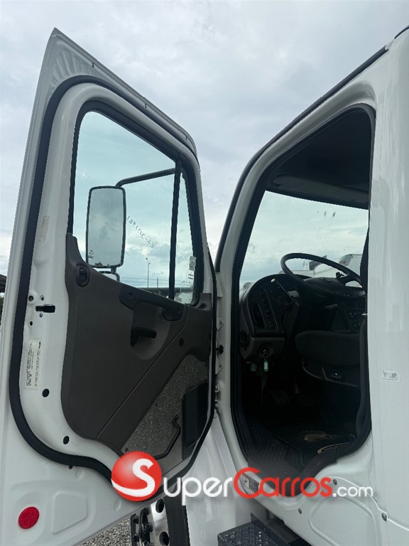 2018 Freightliner M2 — foto 4 / 6
