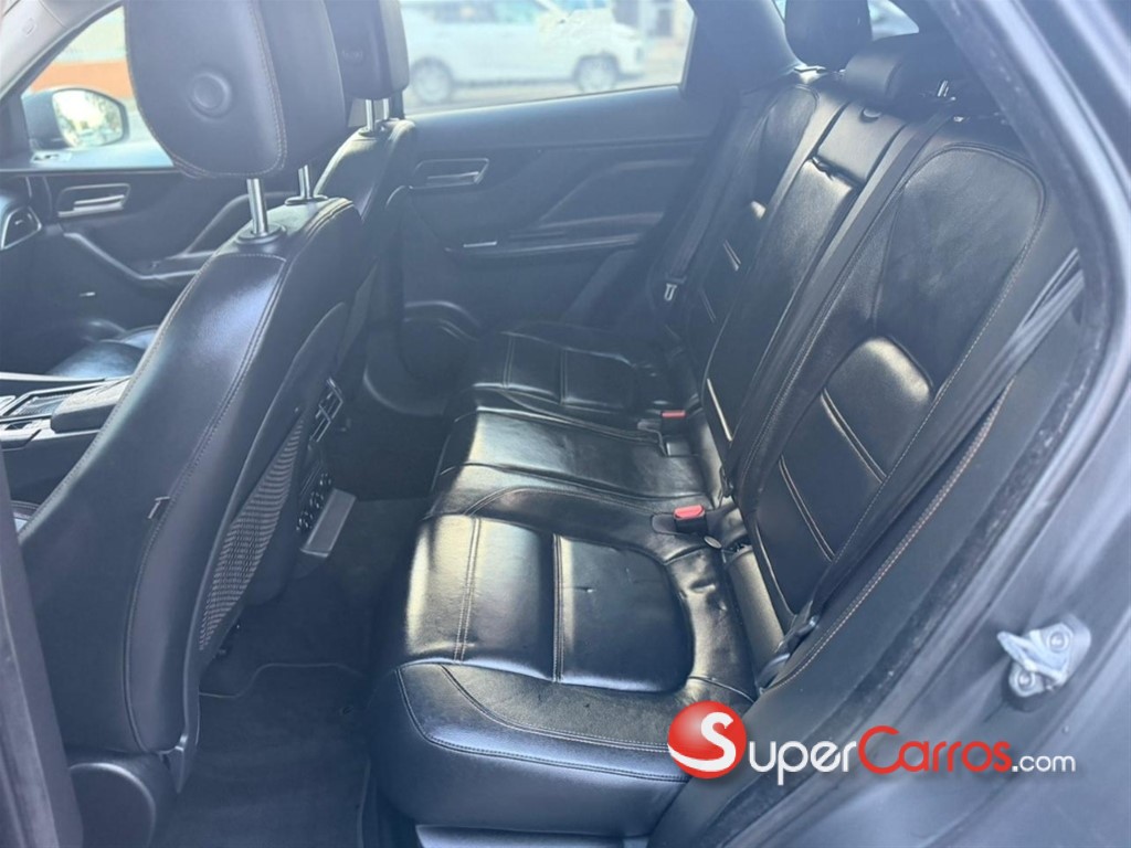 2020 Jaguar F-Pace — foto 7 / 11