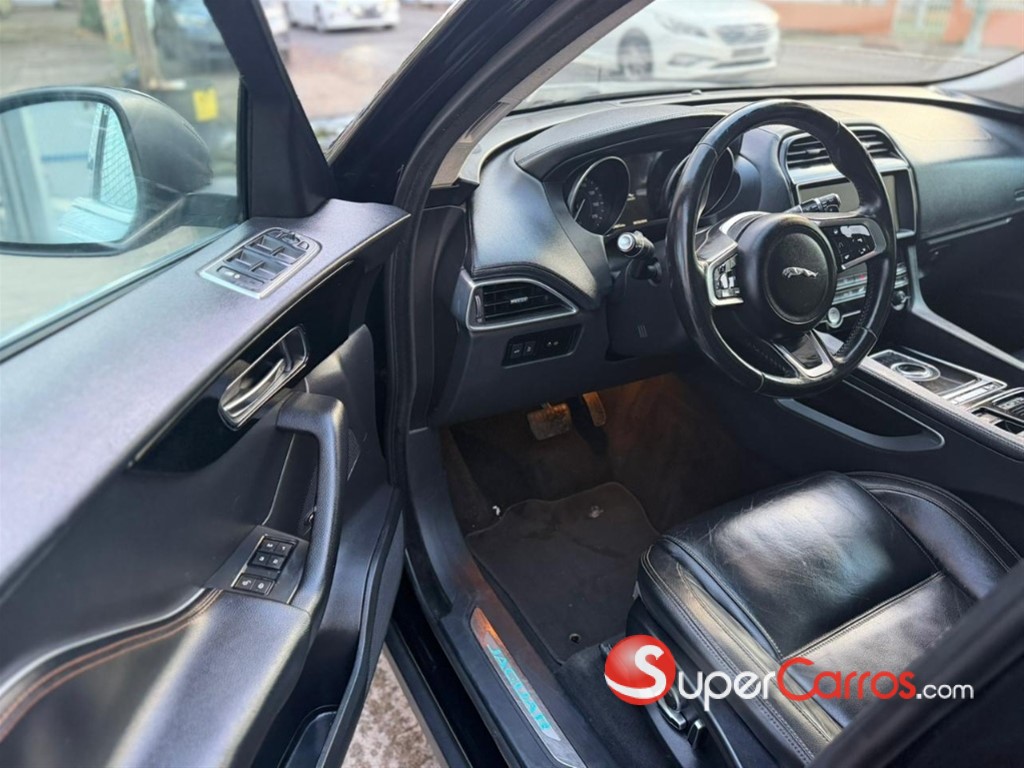 2020 Jaguar F-Pace — foto 8 / 11