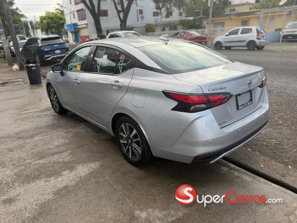 2021 Nissan Versa SV — foto 6 / 11