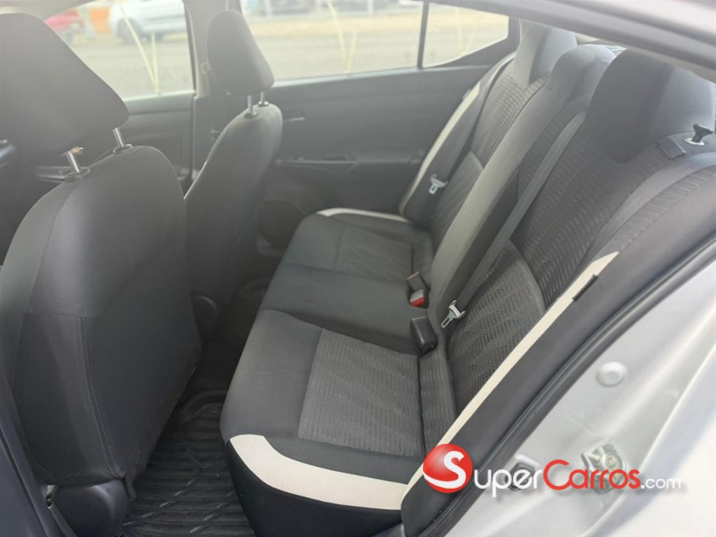 2021 Nissan Versa SV — foto 7 / 11