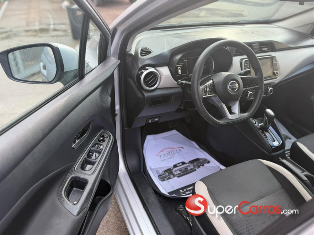 2021 Nissan Versa SV — foto 8 / 11