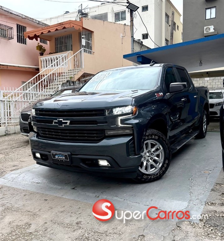 2020 Chevrolet Silverado RST — foto 2 / 12