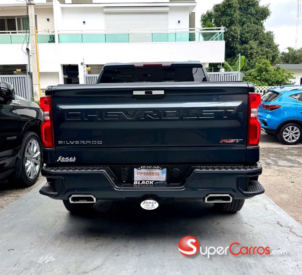 2020 Chevrolet Silverado RST — foto 5 / 12