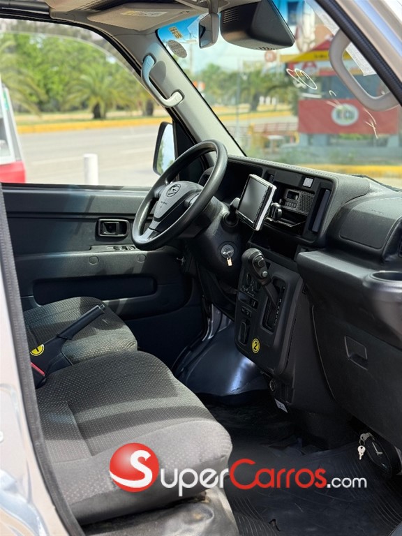 2019 Daihatsu Hijet Minivan — foto 4 / 8