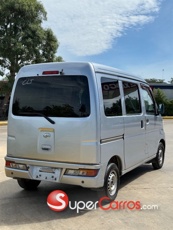 2019 Daihatsu Hijet Minivan — foto 8 / 8
