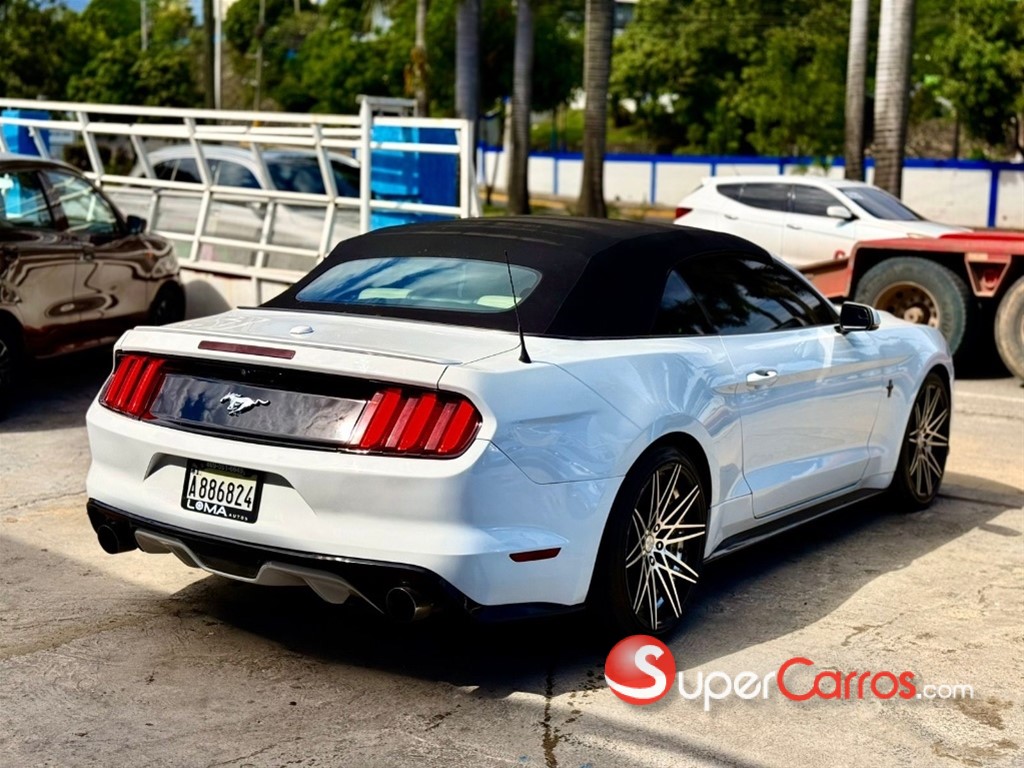 2018 Ford Mustang Ecoboost Premium — foto 3 / 6