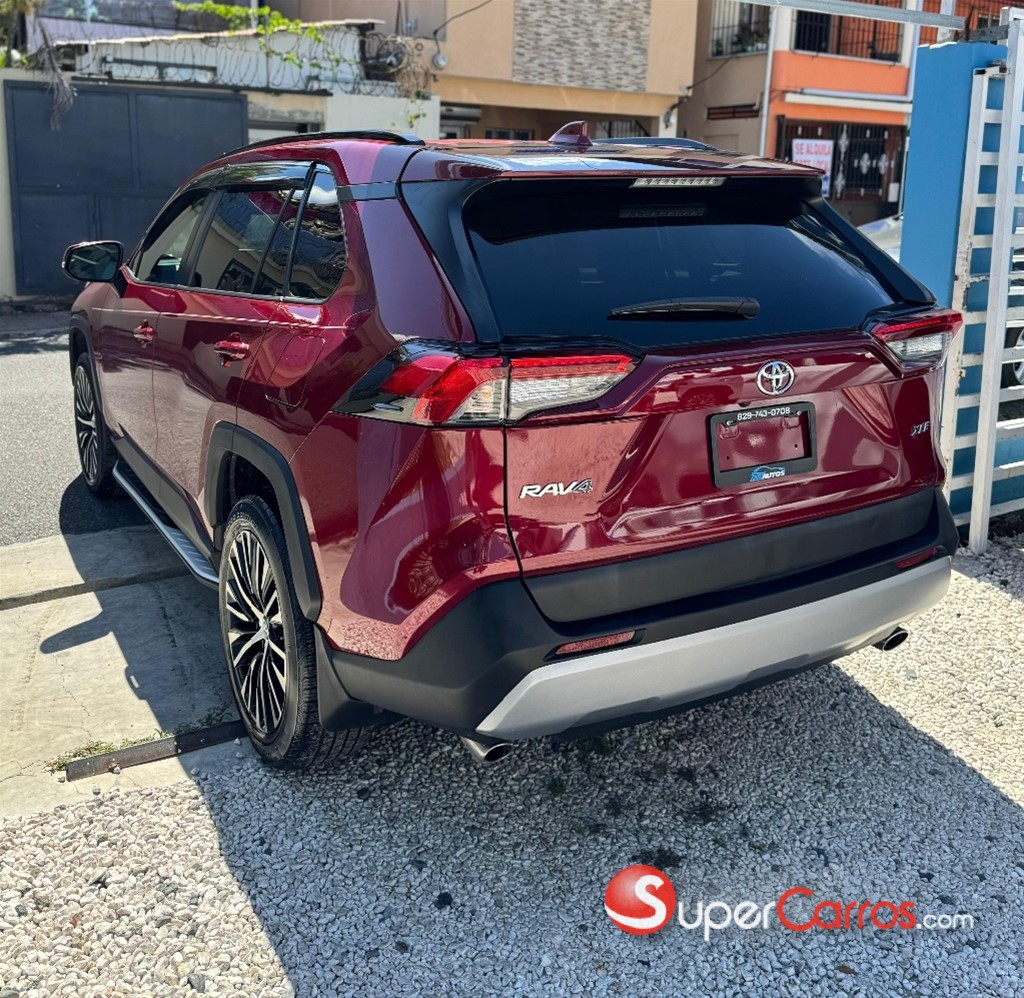 2022 Toyota RAV4 XLE Premium — foto 5 / 7