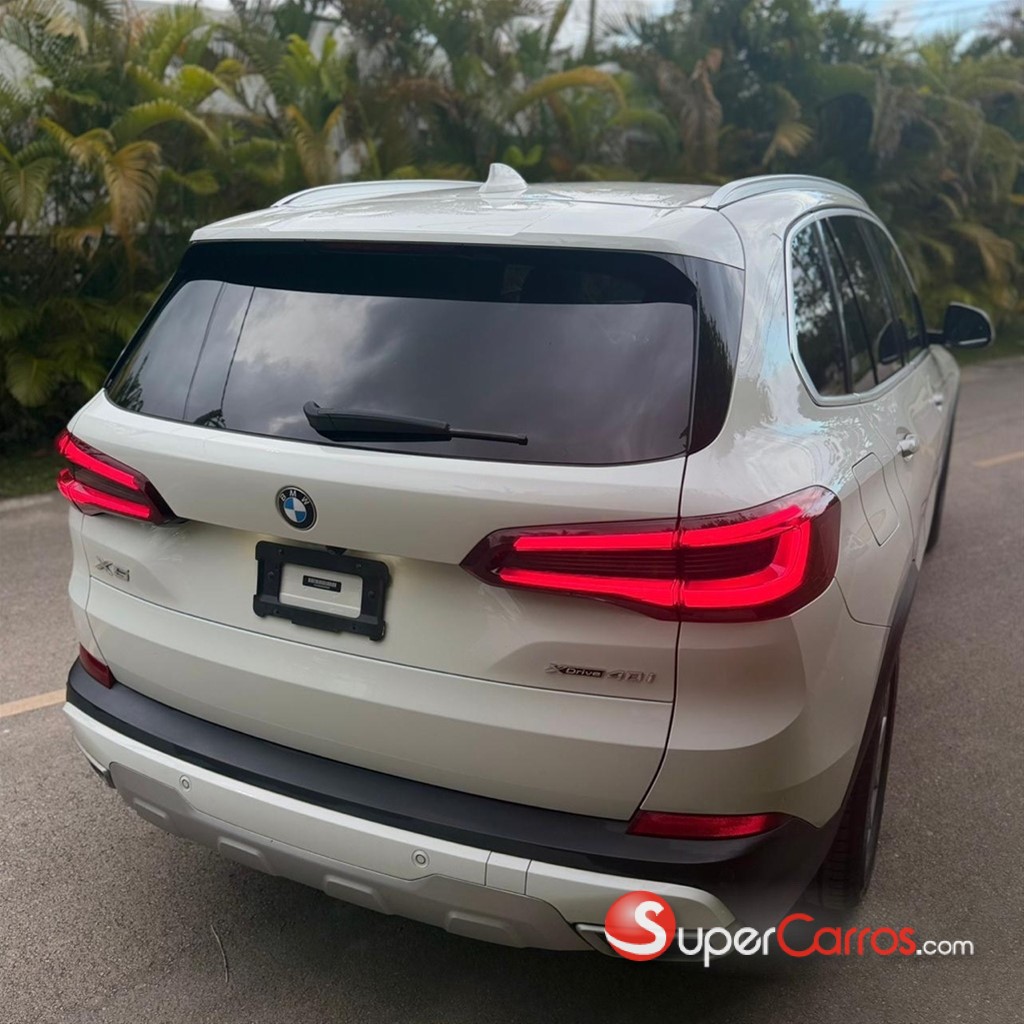 2020 BMW X 5 XDRIVE 40i — foto 9 / 12