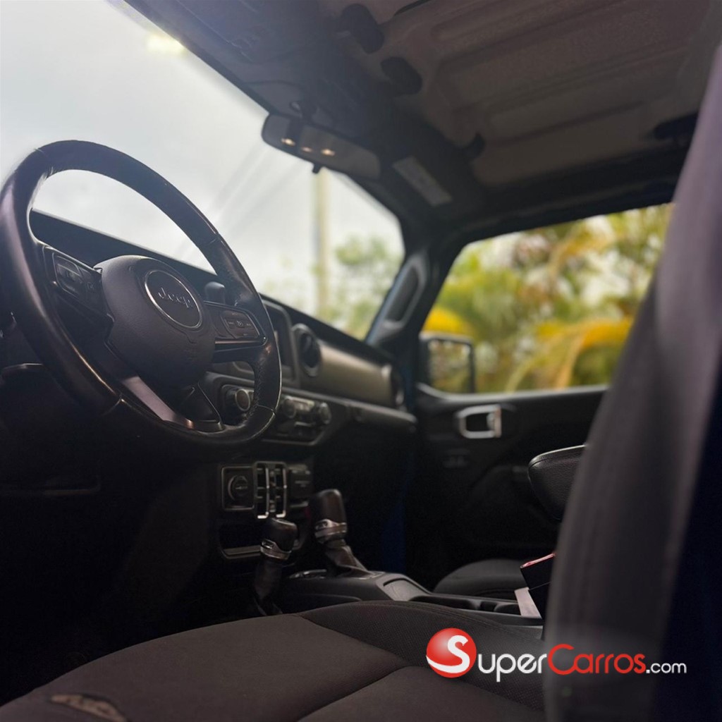 2020 Jeep Gladiator Sport — foto 9 / 11